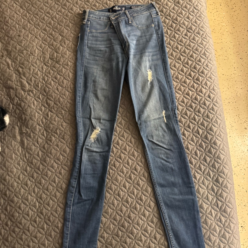 Hollister Women’s Distressed Slim Fit Blue Jeans